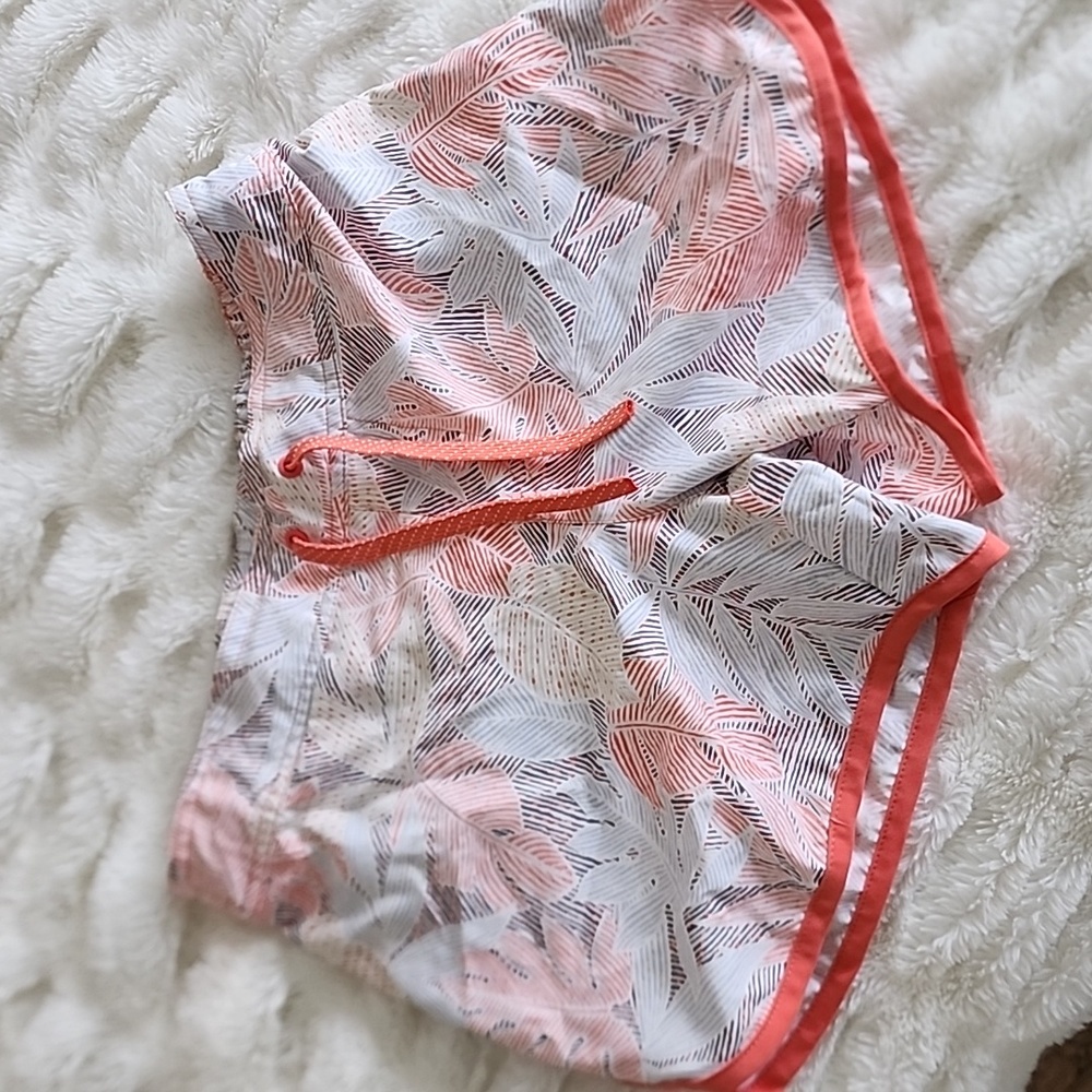 Columbia pfg small shorts